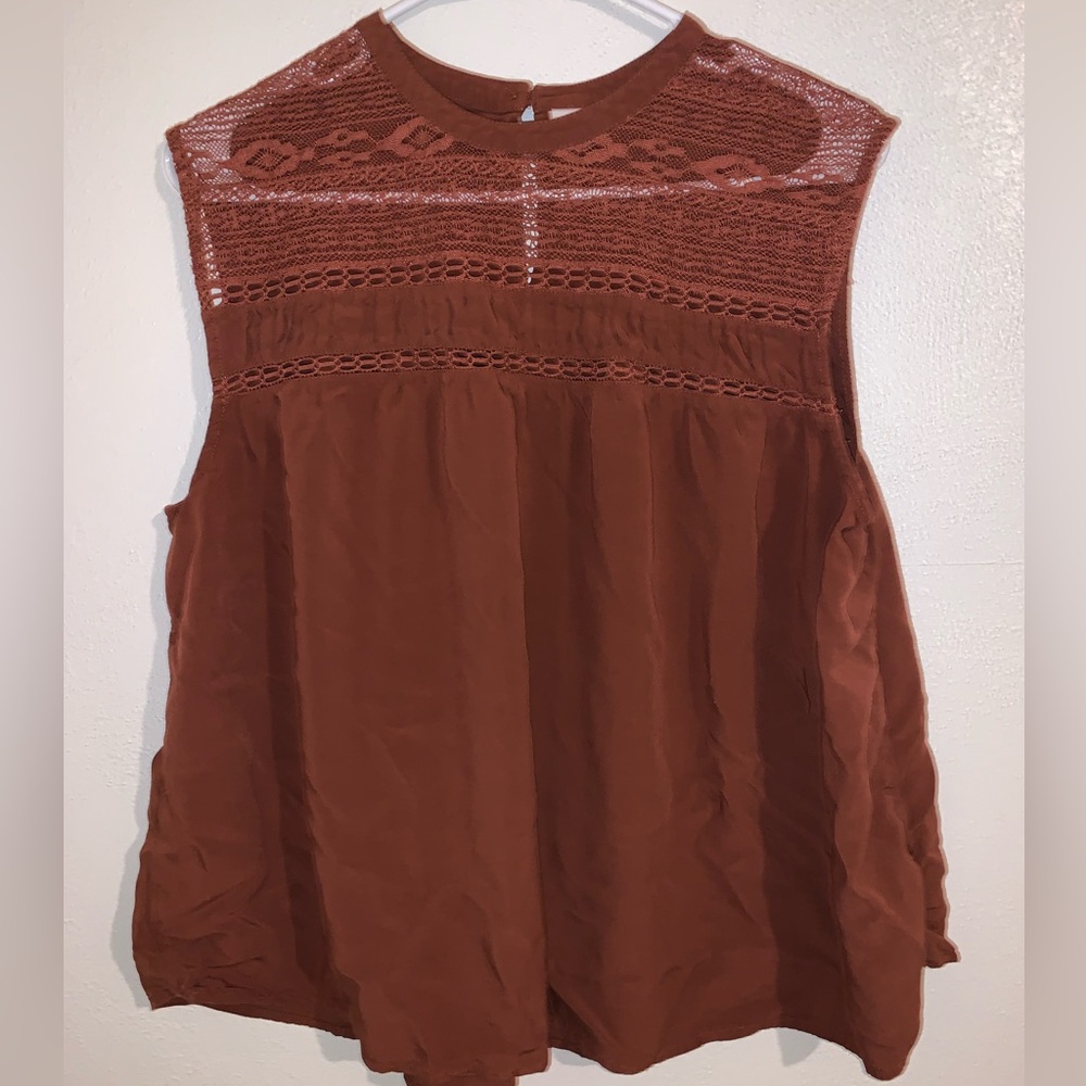 Lace Top Sleeveless Blouse